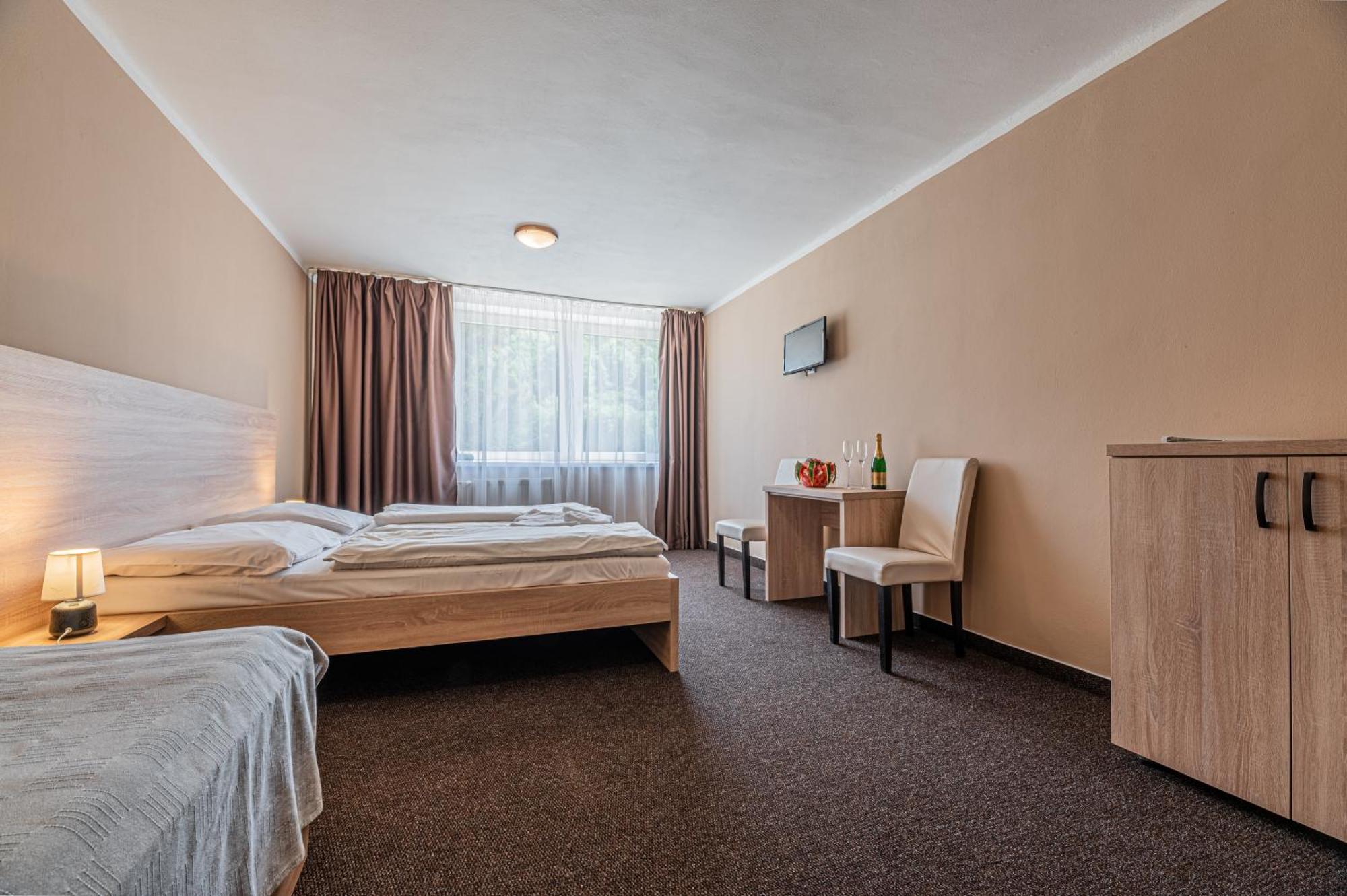 Grand Hotel Rooms Spišské Tomášovce Esterno foto
