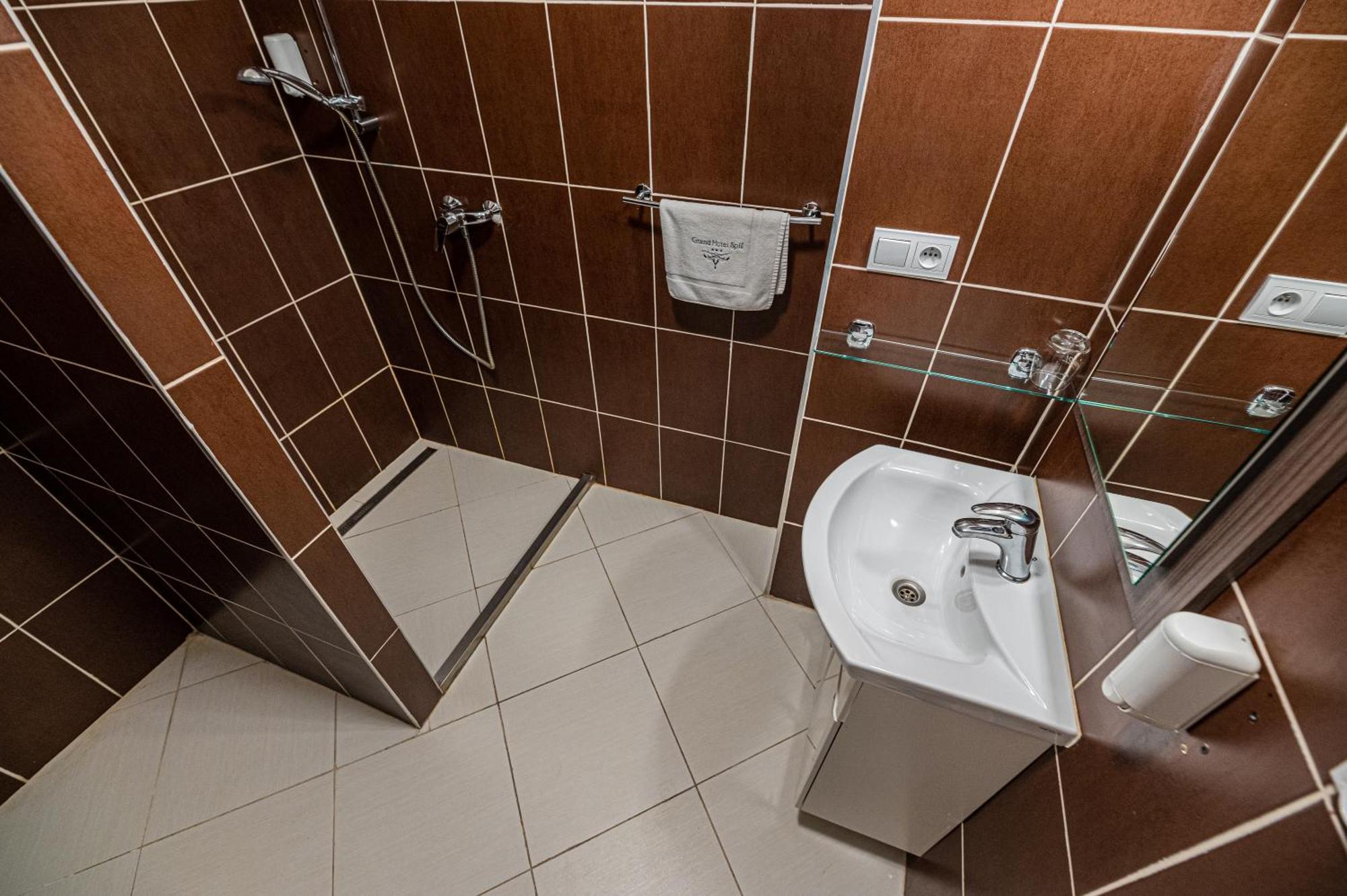 Grand Hotel Rooms Spišské Tomášovce Esterno foto