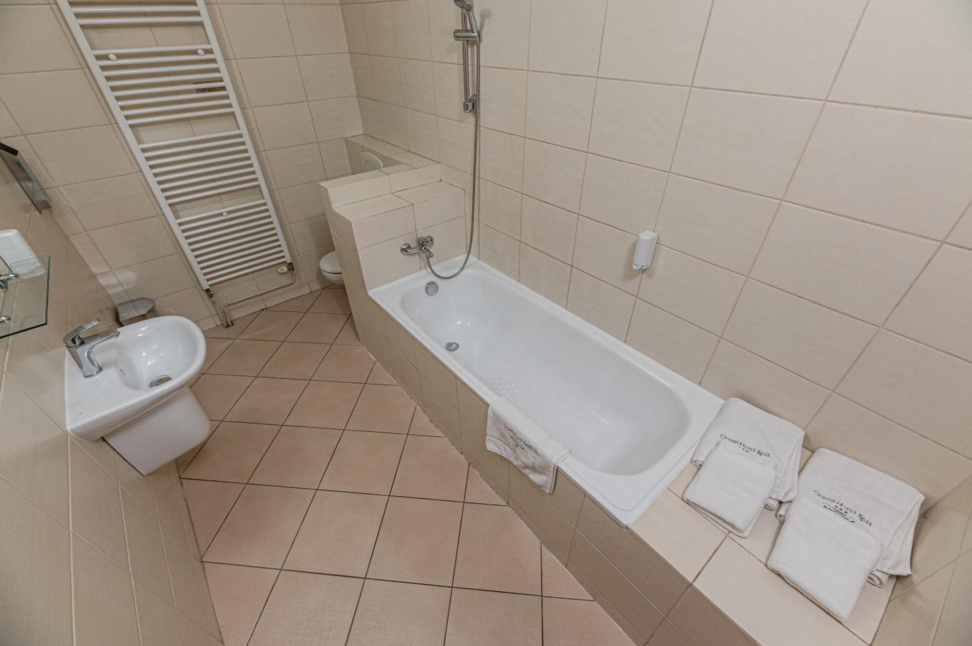 Grand Hotel Rooms Spišské Tomášovce Esterno foto