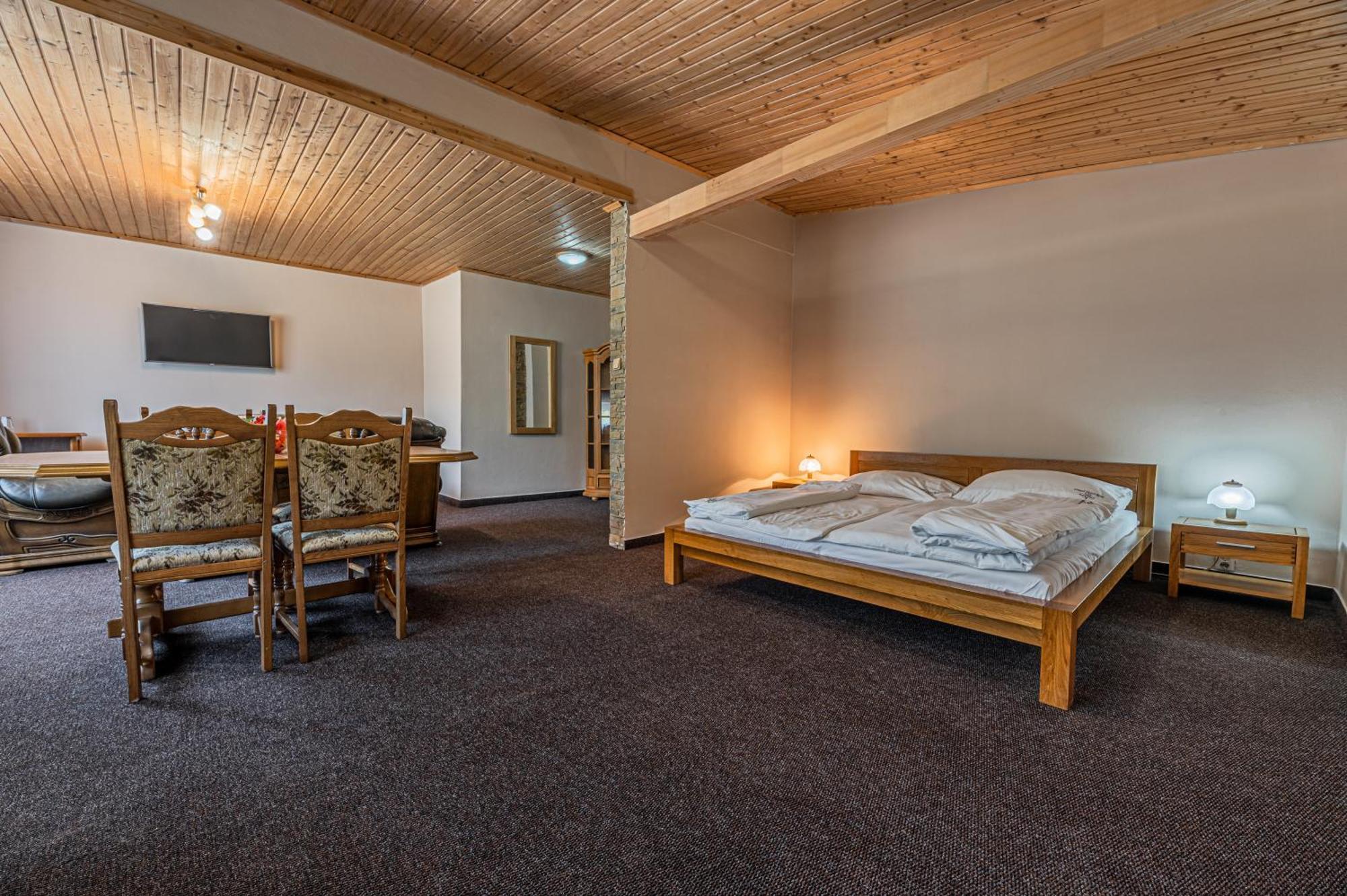 Grand Hotel Rooms Spišské Tomášovce Esterno foto